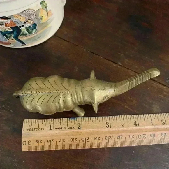Vintage Brass Elephant Small Elephant Figure Solid Brass - Picture 6 of 6